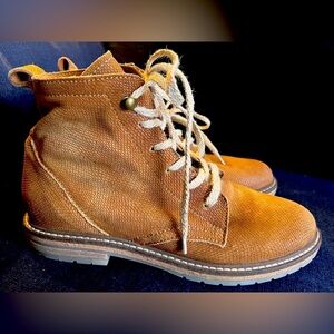 MJUS boots size 39​​
